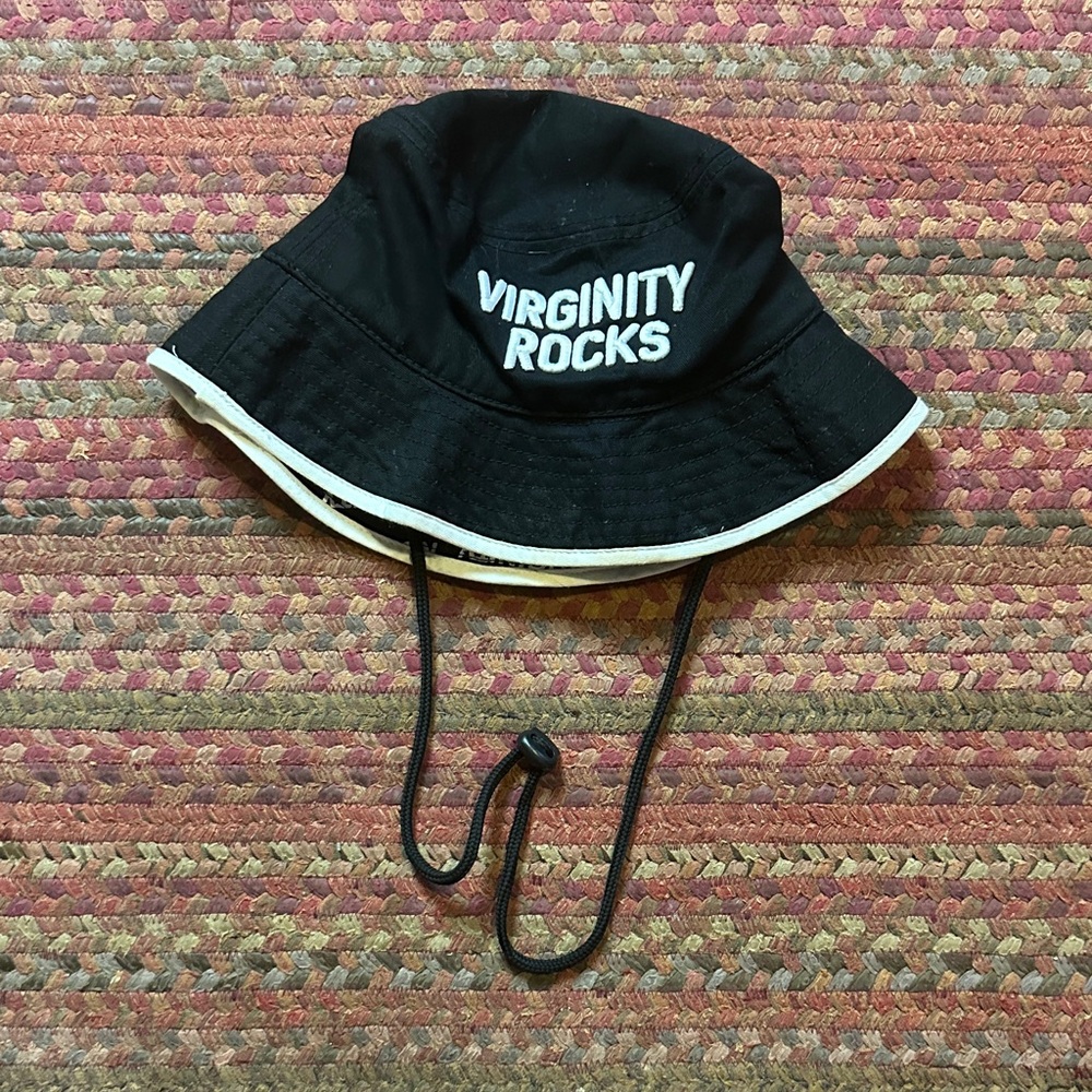DANNY DUNCAN VIRGINITY ROCKS BUCKET HAT W DRAWSTRING